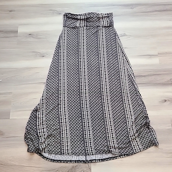 American Rag long skirt - Picture 1 of 3